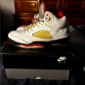 Jordan 5 Fire Reds